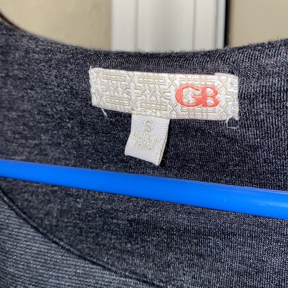 Fun but yet elegant mini dress, very slenderizing - Picture 3 of 3